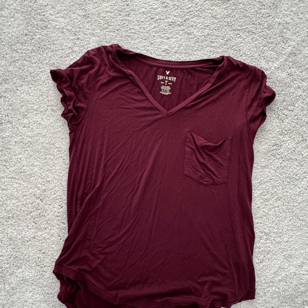 American Eagle Outfitters Burgundy Short Sleeve Tee